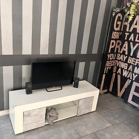 Marilyn House Apartman Ladispoli